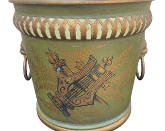 Antiker französischer Übertopf in Grün & Gold Tole, Übertopf mit Löwenkopf, neoklassizistische Blumenvase, French Country Decor