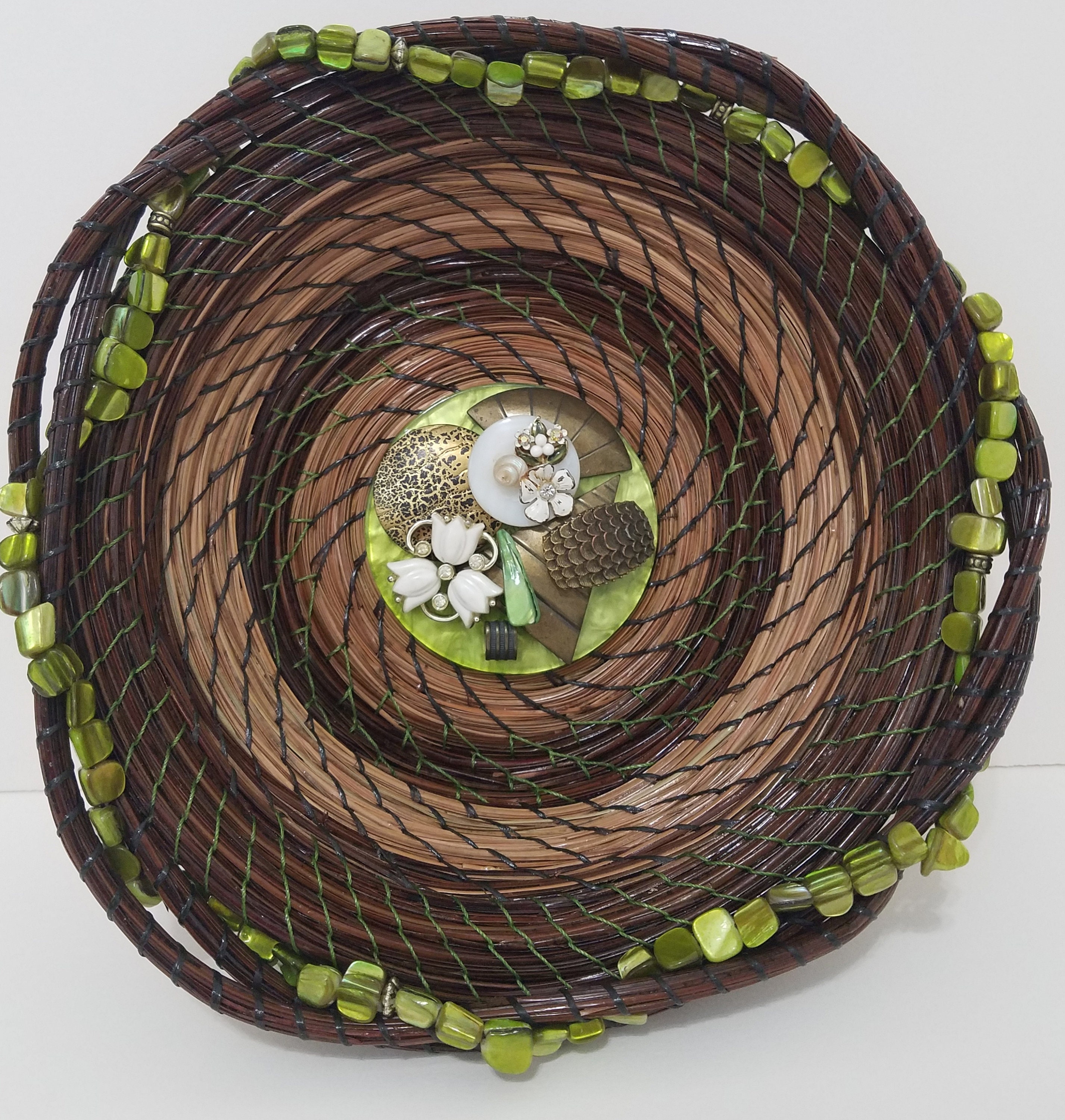【 think of things】CIRCLE BASKET GREEN Woven Pine Needle Basket: Rhinestone Centerpiece, Green Jewels - Etsy
