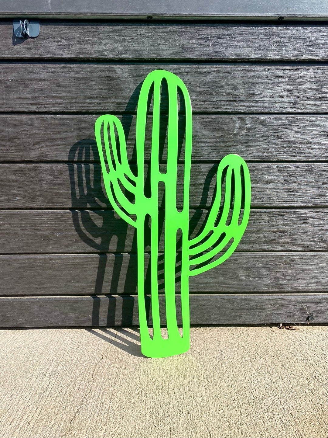 Metal Green Saguaro Cactus Wall Hangi...