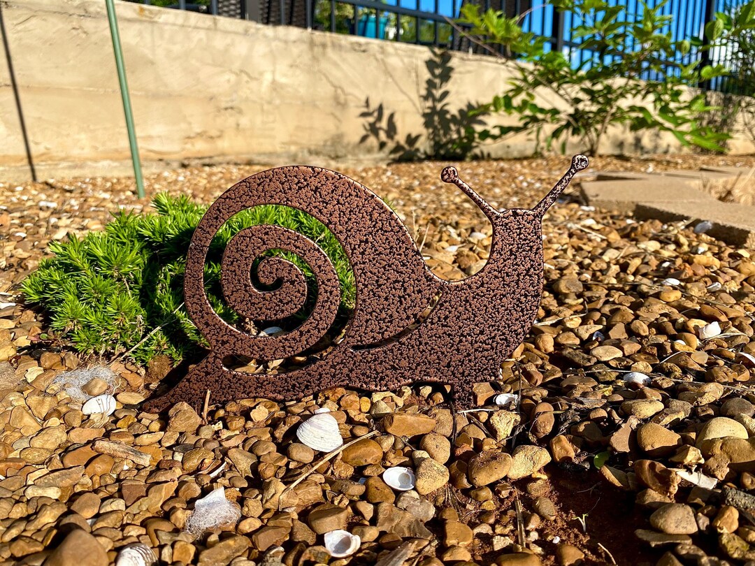 Metal Snail Yard Art Spring Summer Garden Decoration Whimsical Garden