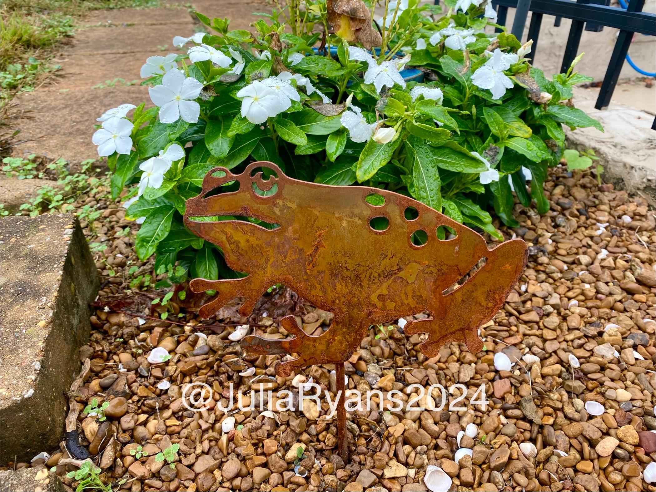 Rustic Frog Rustic Metal Frog Garden Decoration- Rusty Frog Yard Art- Landscaping ...