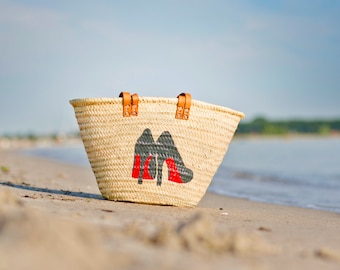 Sandori Ibiza Tasche Korbtasche Strandtasche Motiv 'High-Heels' aus Palmblatt Handarbeit mit Echtledergriffen und Echtlederhenkeln