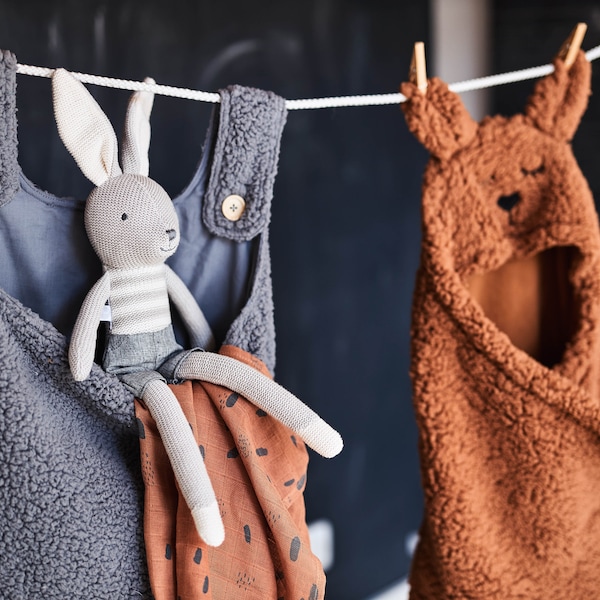 Personalisiertes Kuscheltier Hase, Bunny - Joey, Der Name wird mit Hand aufgestick, Geschenk zur Geburt oder Geburtstag - Jollein, grey
