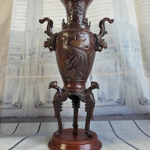 Antique Japanese Bronze Vase from the Meiji period 1868-1912
