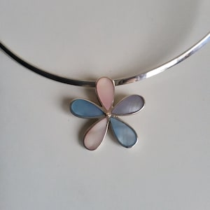 Vintage 925 Solid Silver Torque choker necklace with Mother of Pearl pastel petals pendant.