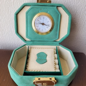 Vintage Dulwich Designs Green Genuine Leather suede Travel Alarm Clock in lockable Jewellery case with key.