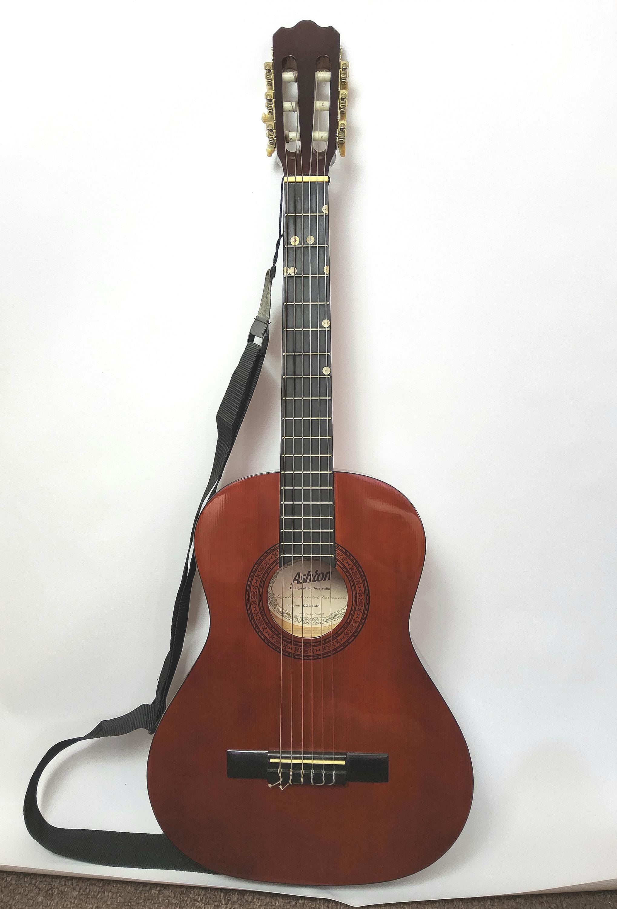 Cuatro Guitar Canada