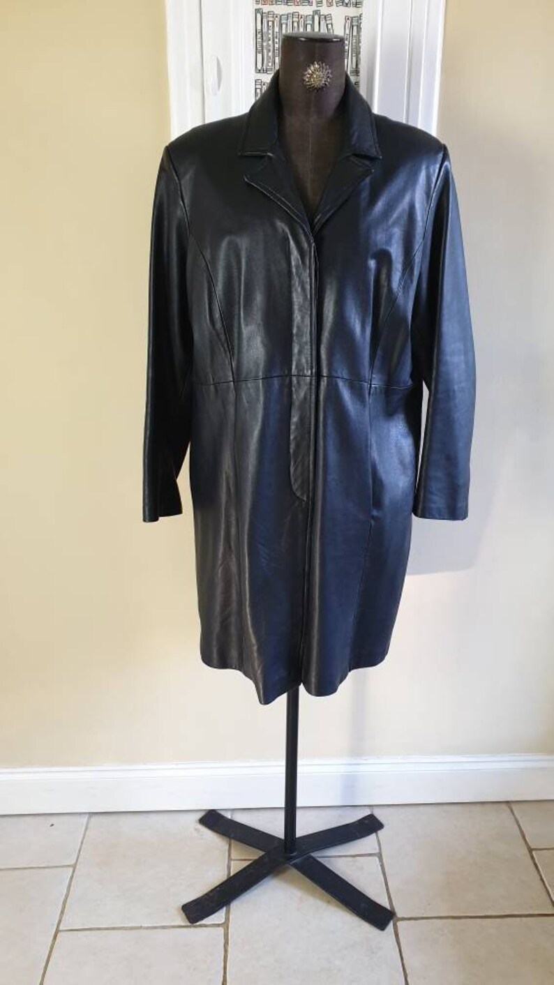 Milan vintage knee length luxury soft leather black coat size 20