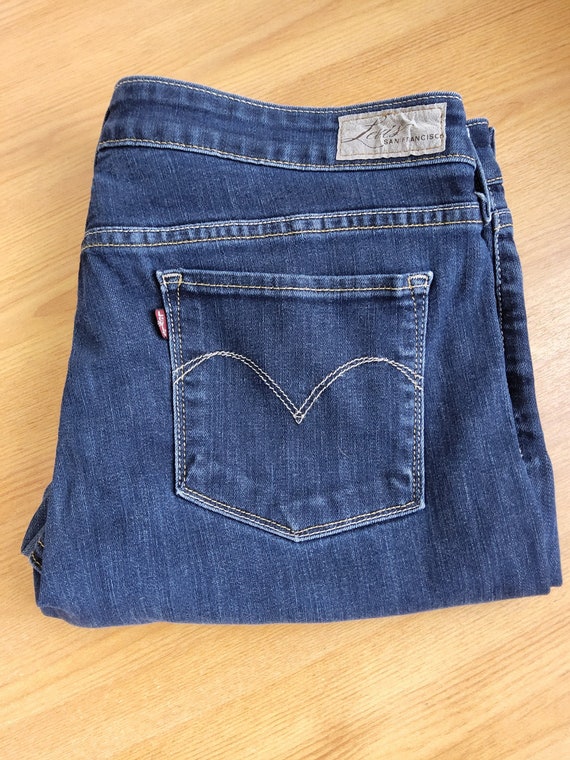 Vintage Dark Blue Levi's San Francisco Men's Jeans. L32 W34