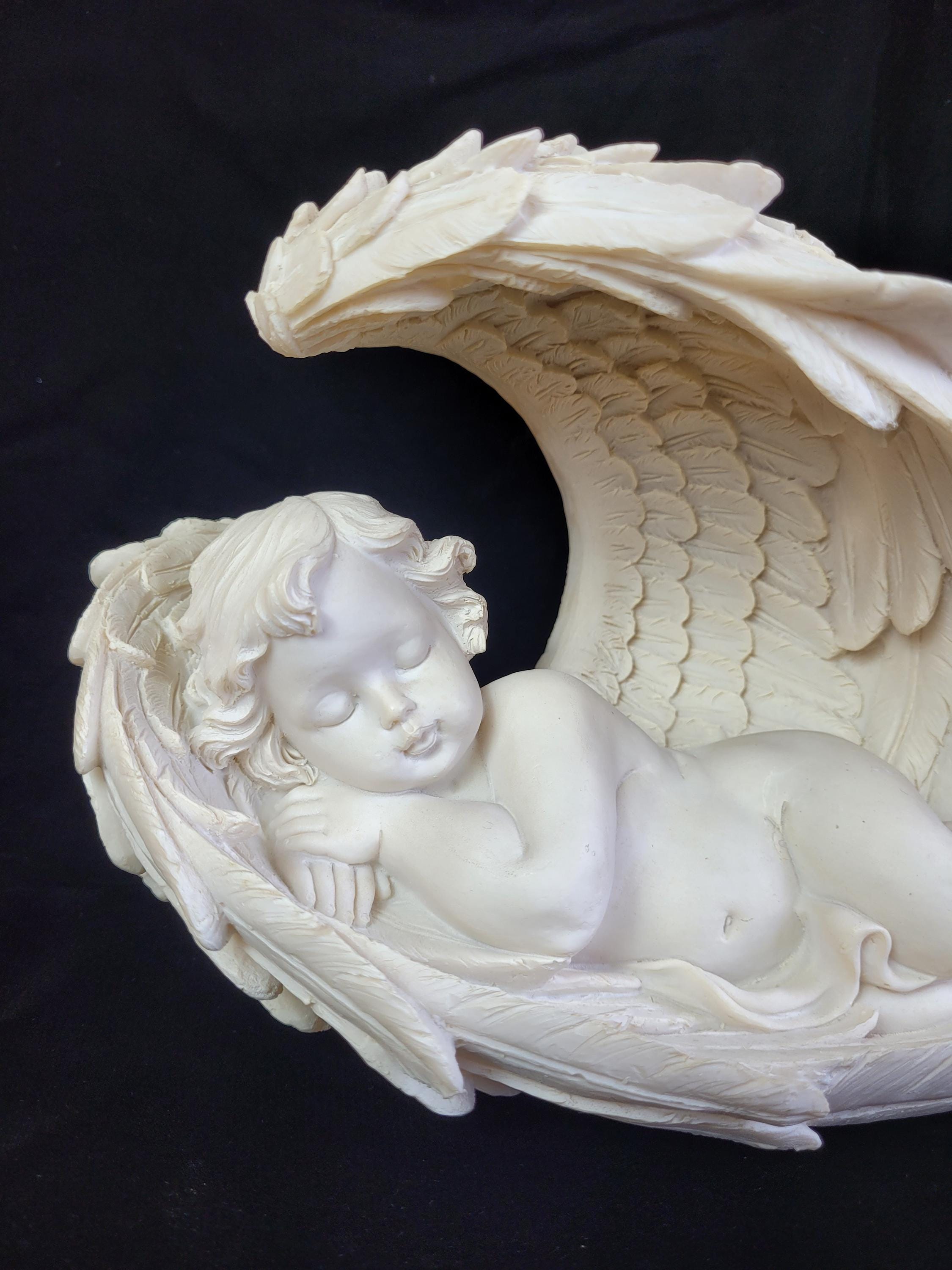 眠っている天使の像、智天使の置物 幅 30 cm、高さ 17 cm、奥行き 12 