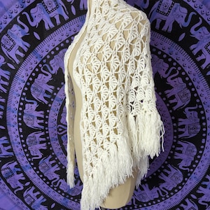White Hand Crocheted Lacy Wool Fringed Shawl. Free size Vintage Wool Shawl, wrap.