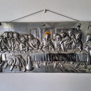 Vintage silver tone metal embossed The Last Supper wall hanging Plaque.