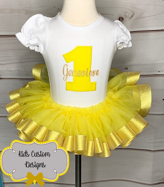 yellow gold outfit