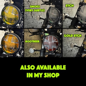 Puede incluir: Seis cubiertas de faro de motocicleta diferentes con varios dise&ntilde;os. Las cubiertas son amarillas, amarillo oscuro, humo, grabado, grabado en oro y rootbeer. El texto "ALSO AVAILABLE IN MY SHOP" est&aacute; en la parte inferior de la imagen.
