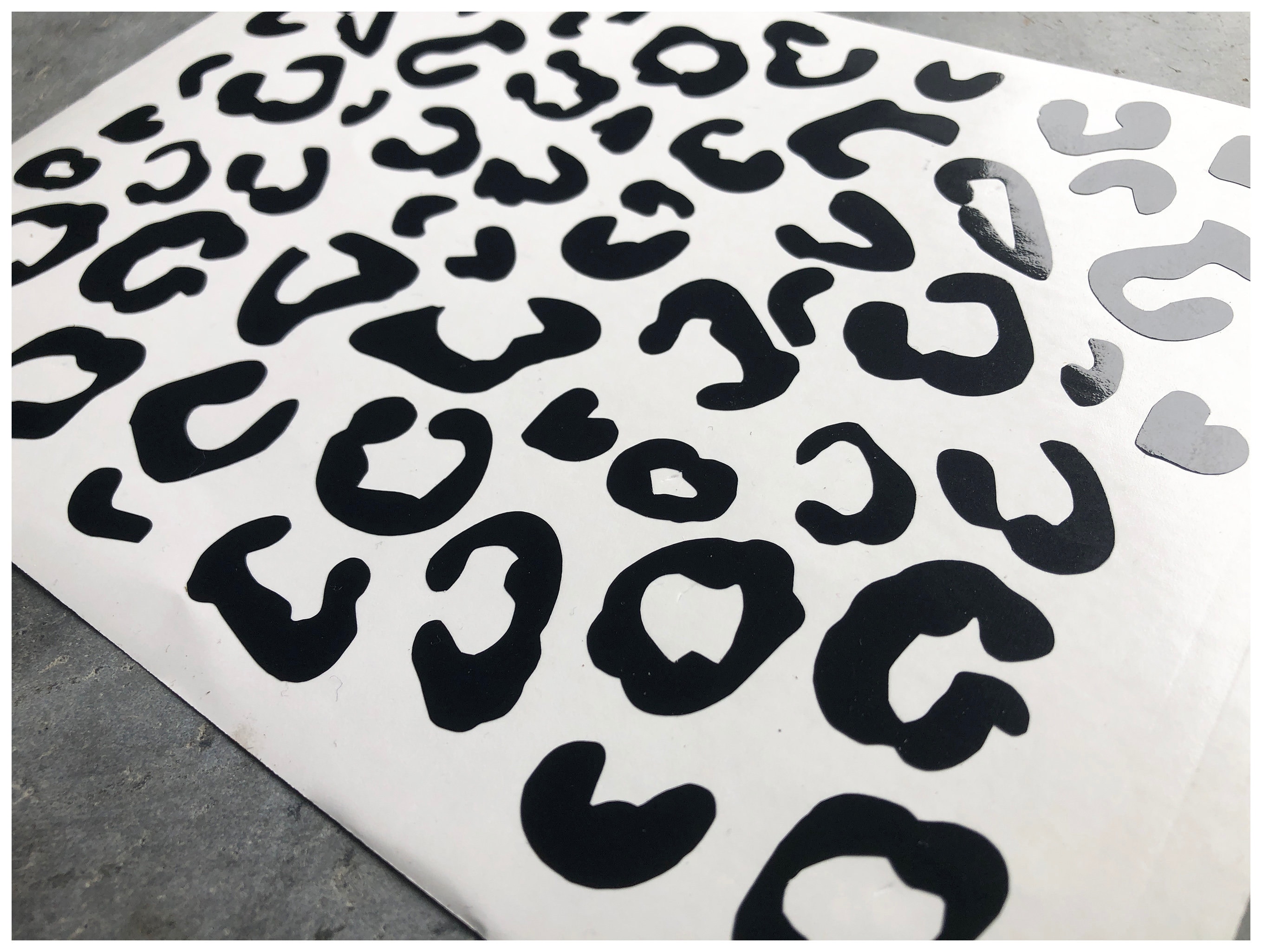 ヒョウ柄光沢プレミアムビニールステッカー - A4 / A5シート - 壁