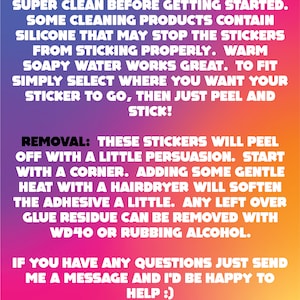 Puede incluir: Fondo degradado rosa, morado, amarillo y naranja con texto negro que explica c&oacute;mo aplicar y quitar las pegatinas de protecci&oacute;n del cuadro de la bicicleta. El texto incluye las palabras "Fitting", "Removal" y "Joy Box".