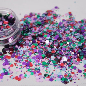 Chunky Mixed Body & Festival Glitter in 60 Colours 100gm 50gm Sample Bags  (CG-10 Christmas Wreath )