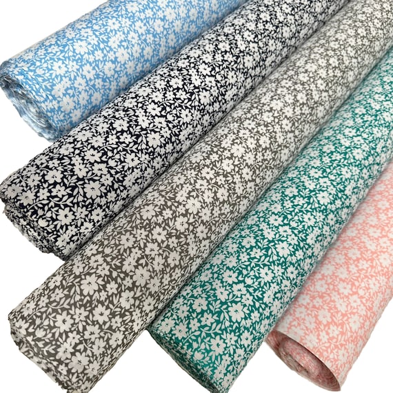 Tela De Polialgodón Con Flores Silvestres En 5 Colores Diferentes
