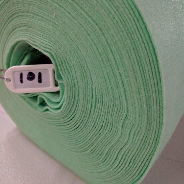 Tissu artisanal en feutre Plus de 100 couleurs dans une variété de couleurs, vendu au mètre, de 44 à 112 cm de large (vert menthe – couleur 101)
