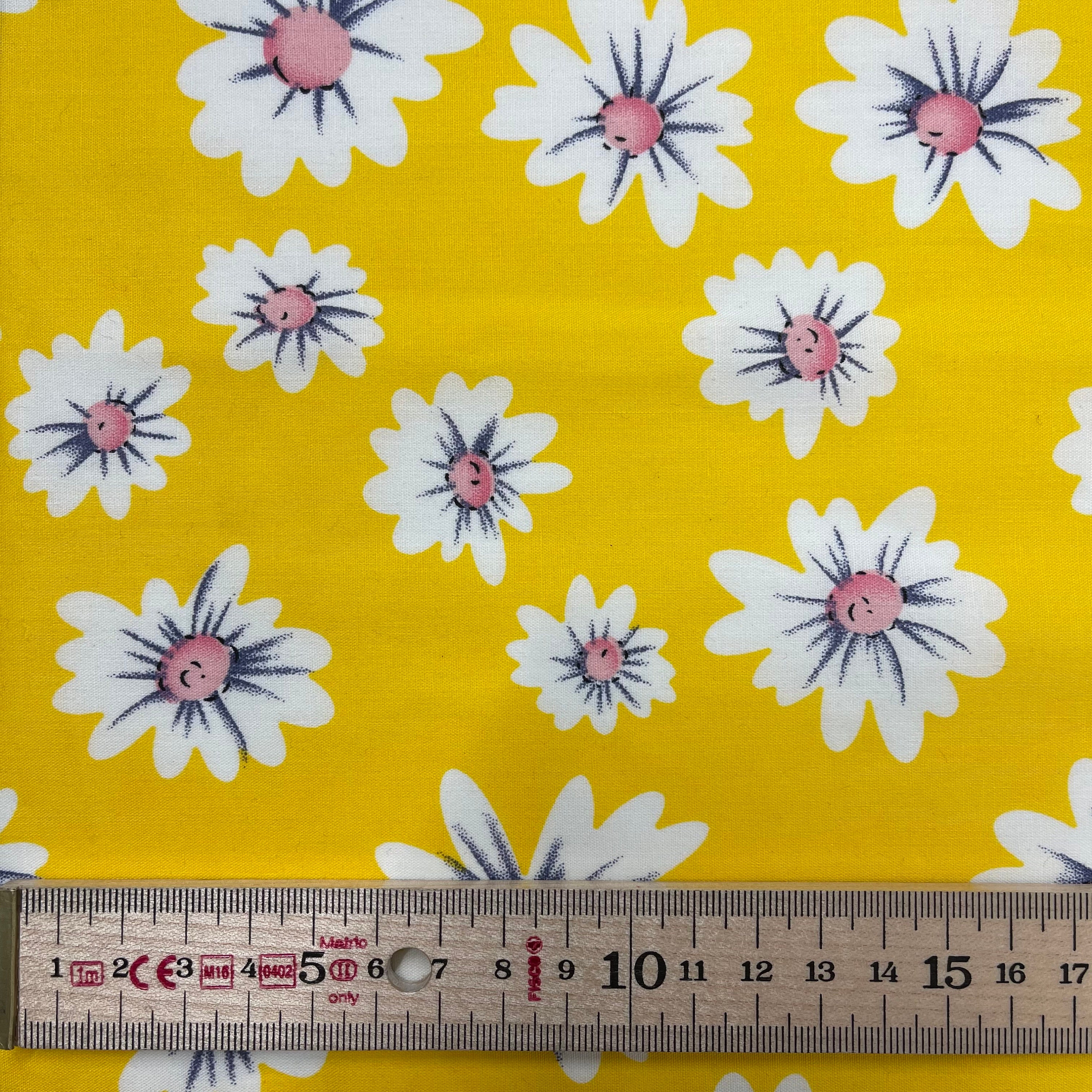 100% Superior Cotton Poplin Smiling Daisy Daisies in 5 Colours
