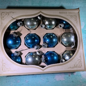 Original Vintage Shiny Brite Box of Blue Christmas Ornaments All 12 Balls are with Shiny Brite Caps Two Shades of Blue