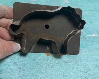Antique Lion Tin Cookie Cutter: Primitive Folk Art with Handle