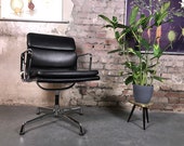 Soft Pad Chair EA 208 by Charles Ray Eames for Herman Miller Vitra Office Chair Visitor Chair Alu Chair Vintage Leather black nero used