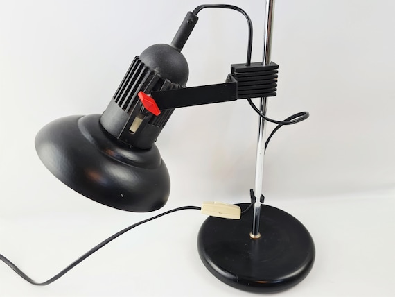 Makro desk lamp deals