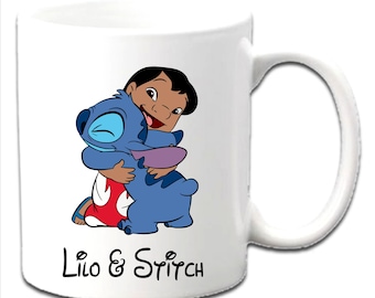 リロ＆スティッチのプリント入りマグカップ（名前、年齢、メッセージ入り）