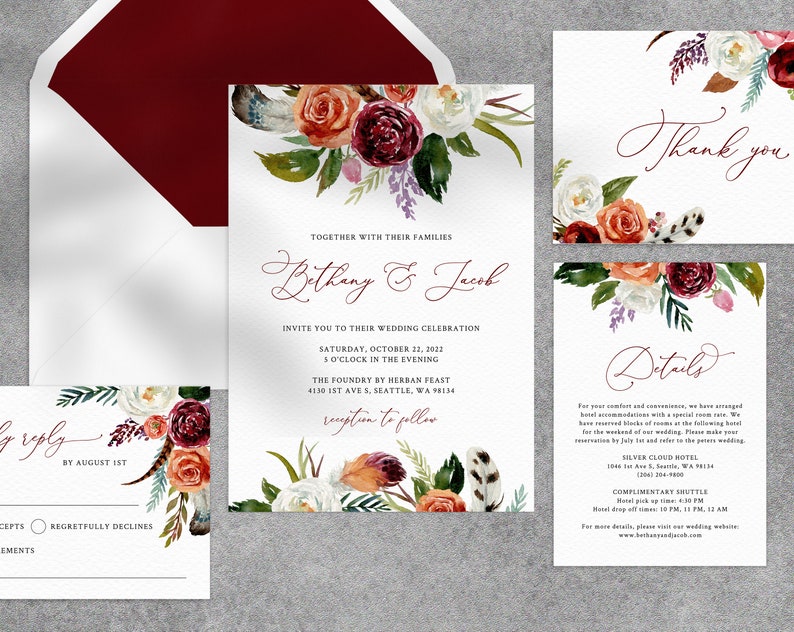 Pode incluir: Conjunto de convites de casamento com um design floral em aquarela em tons de bord&ocirc;, laranja e branco. O convite apresenta os nomes "Bethany & Jacob" e detalhes sobre sua celebra&ccedil;&atilde;o de casamento. O cart&atilde;o RSVP inclui uma resposta at&eacute; 1 de agosto. O cart&atilde;o de detalhes inclui informa&ccedil;&otilde;es sobre o hotel e o servi&ccedil;o de transporte gratuito.