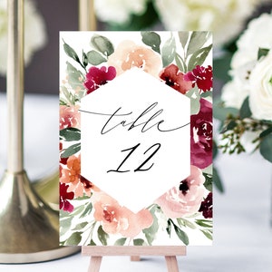 Modello numero tavolo nuziale floreale bordeaux, numeri tavolo matrimonio rosa stampabile, modello carta numeri tavolo floreale, Templett, W45