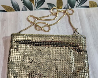 Vintage La Regale goudkleurige metalen crossbodytas uit de jaren 1970, vintage maliënkolder converteerbare cocktailtas uit het midden van de eeuw, handgemaakt in Hong Kong Disco Glam