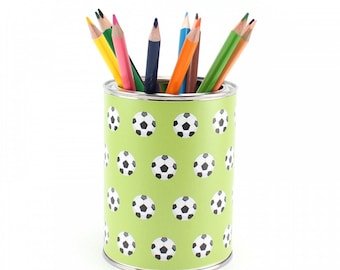 Pot à stylos football vert avec 12 crayons de couleur triangulaires| Trousse à crayons pour enfants, porte-stylos, organisateur de bureau, garçon