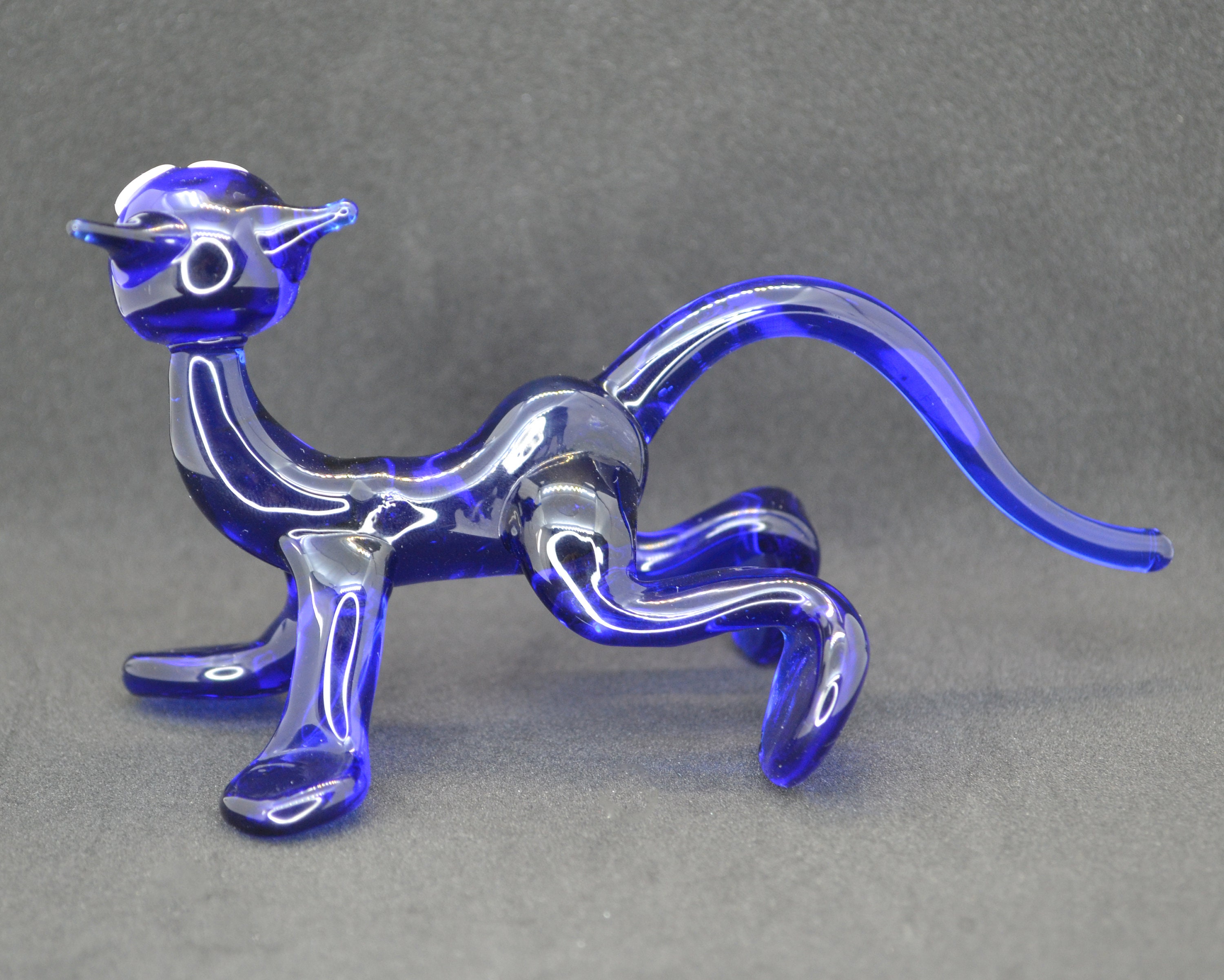 青いガラスの猫の置物：手作りの装飾彫刻 - Etsy 日本