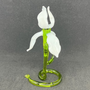 White Glass Iris Figurine - Collectible Glass Iris Sculpture - Elegant Glass Flower Ornament - Unique Flower Desk Décor - Handcrafted Iris