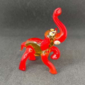 Red glass elephant sculpture - Glass elephant statue - Elephant shelf decor - Decorative glass elephant figurine - Elephant gift ideas