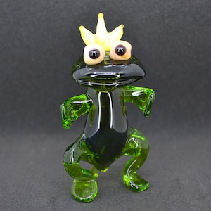 Handmade Glass Frog Figurine - Blown Glass Frog Sculpture - Frog Gift Ideas - Decorative Frog Ornament - Table Decoration Animal