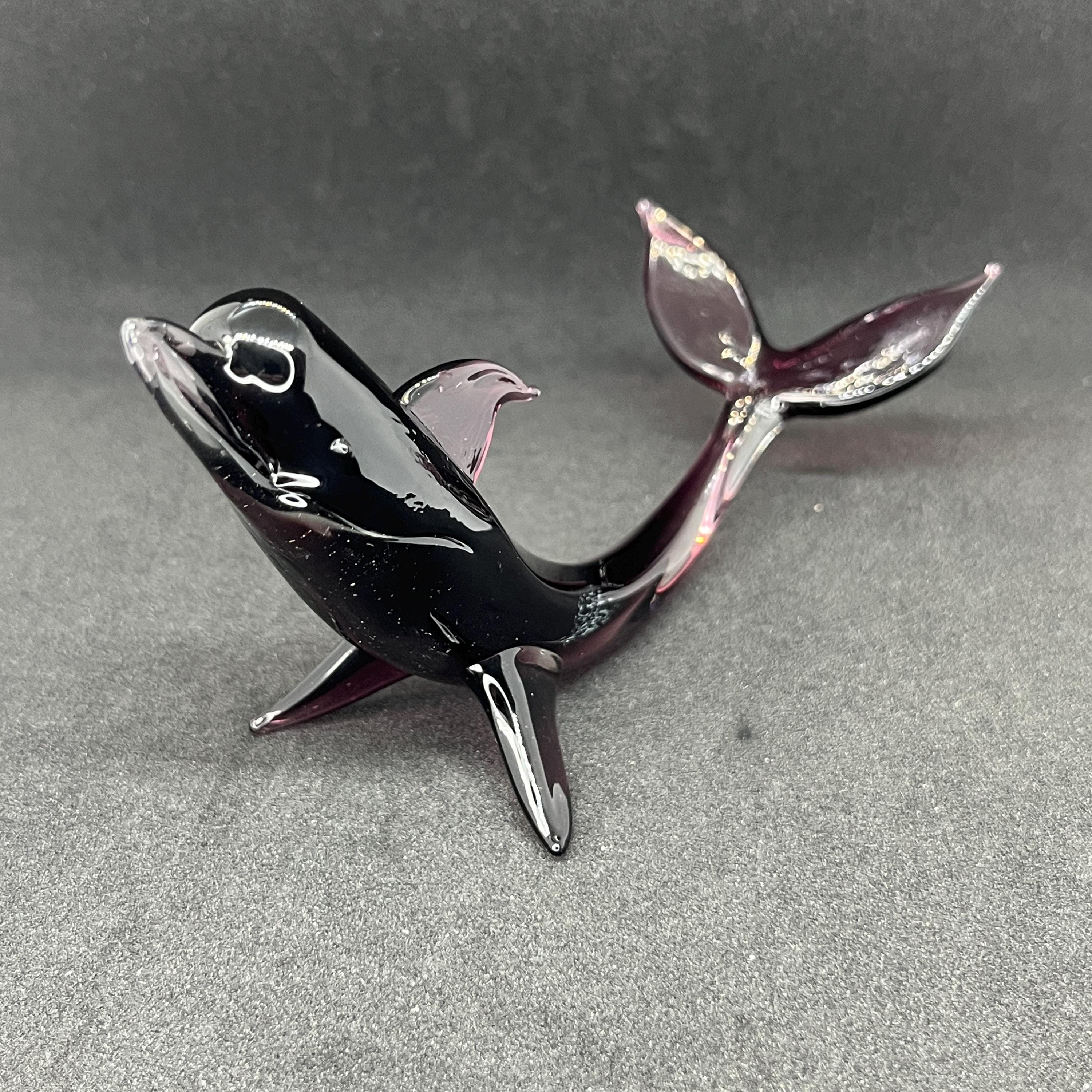 紫色のガラス製イルカ置物 紫色のガラスのイルカの置物：吹きガラス彫刻、海の装飾 - Etsy 日本