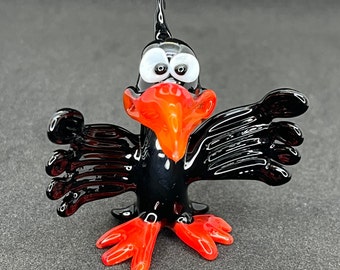 Statuetta di corvo in vetro nero realizzata a mano: ornamento per la casa