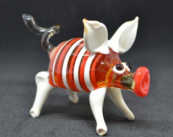 Handmade Glass Pig Figurine - Blown Glass Pig Statue - Collectible Pig Ornaments - Unique Glass Pig Paperweight - Pig Lover Gift Ideas