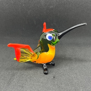 Handmade glass hummingbird statue - Glass tabletop bird figurine - Murano Glass hummingbird figurine - Handcrafted glass bird sculpture