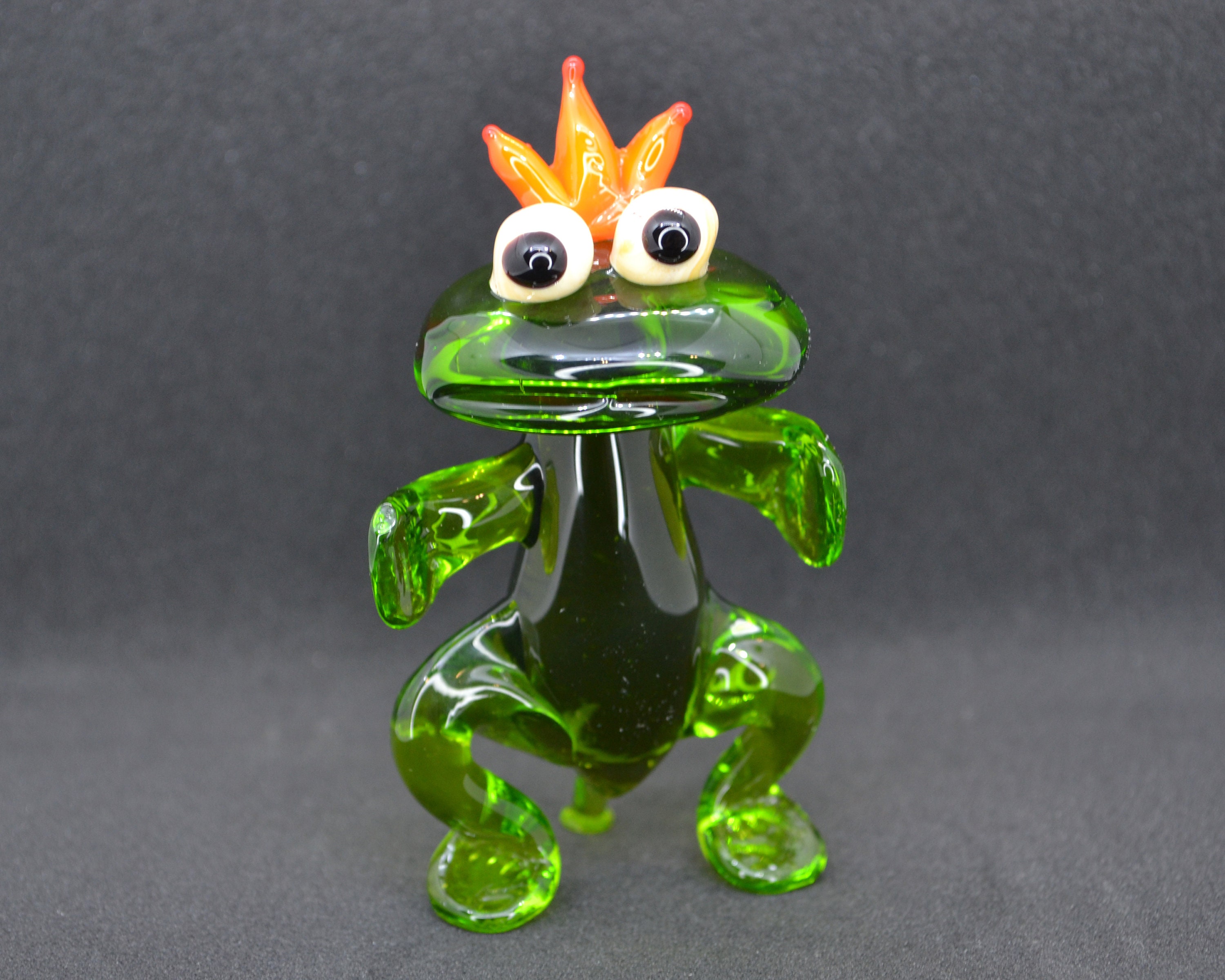 Green Glass Frog Sculpture - Blown Glass Frog Figurine - Frog Shelf  Decoration - Decorative Glass Frog Ornament