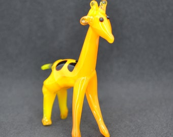 Glass giraffe figurine - Glass giraffe collectible ornament - Glass blown giraffe sculpture - Giraffe art glass paperweight - Handmade gifts