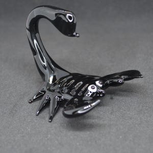Figurine de scorpion en verre - Sculpture de scorpion en verre soufflé - Scorpion en verre d'art de collection - Ornement de scorpion fait main