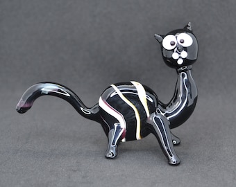 Zwart kattenbeeldje in Murano-stijl: handgemaakte kattenkunst