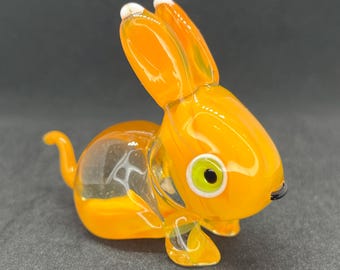 ガラスのウサギの置物：イースターのためのムラーノスタイルのウサギの