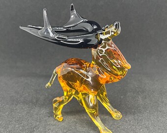 黄色のガラスの鹿の置物 - ガラスの鹿の彫刻 - 手作りのムラーノ