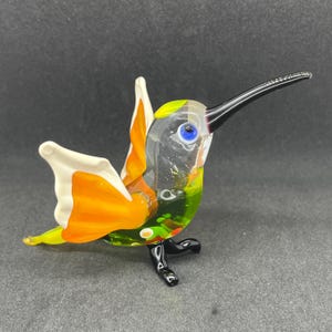 Blown glass hummingbird figurine - Art glass hummingbird sculpture - Collectible glass hummingbird statue - Glass tabletop bird decoration