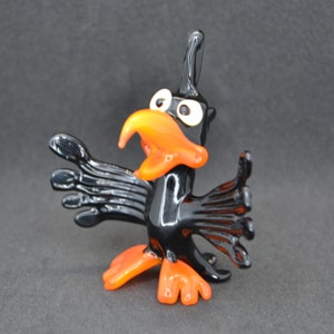 Handcrafted Glass Crow Figurine: Halloween Decor, Bird Lover Gift