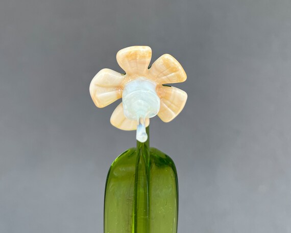 吹きガラスの花の置物：白いアートガラス彫刻、7インチ - Etsy 日本